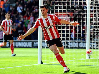 Shane Long scoops Southampton...
